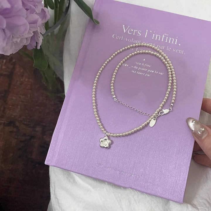 Classic Flower Pendant Pearl Necklace