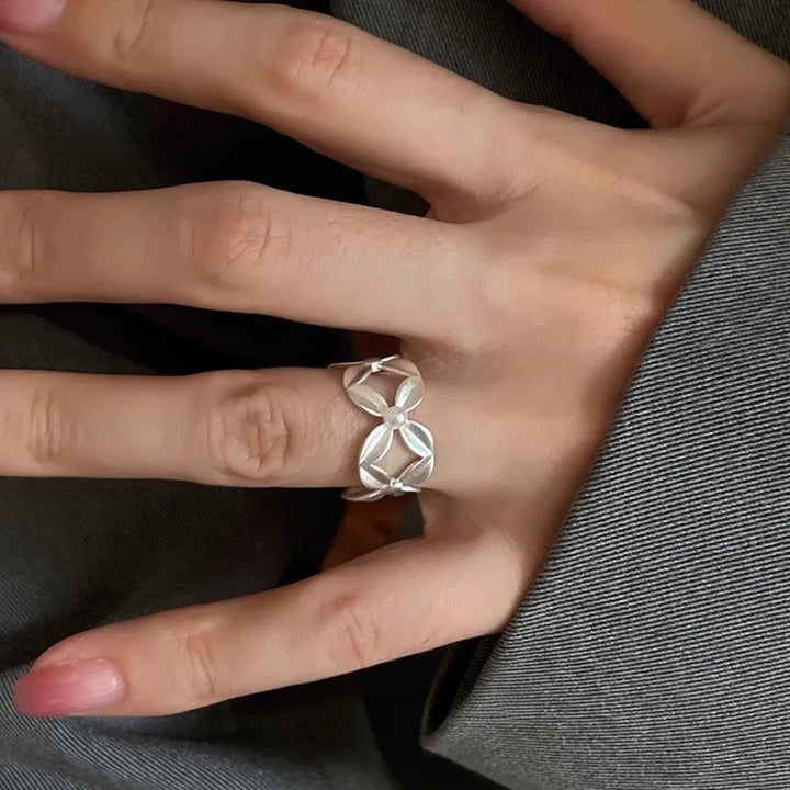 Elegant Flower Pearl Rings Style A resizable