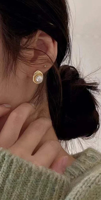 Irregular Geometric Pearl Earrings