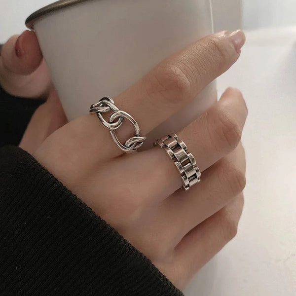 Minimalist Hollow Chain Rings