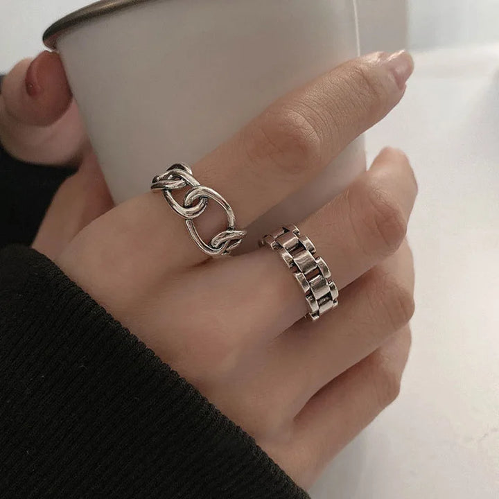 Minimalist Hollow Chain Rings