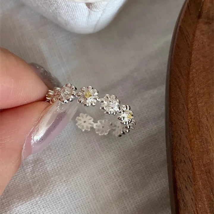 Retro Flower Geometric Ring Silver resizable