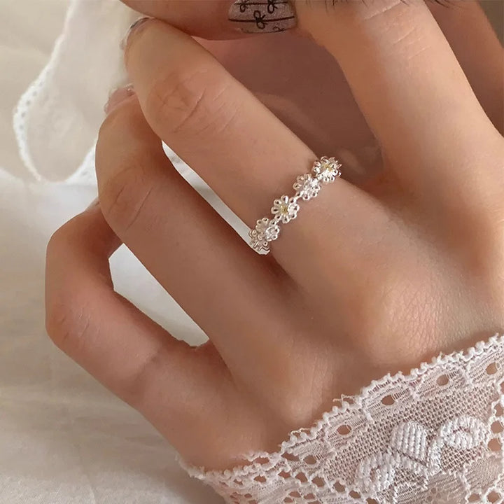 Retro Flower Geometric Ring