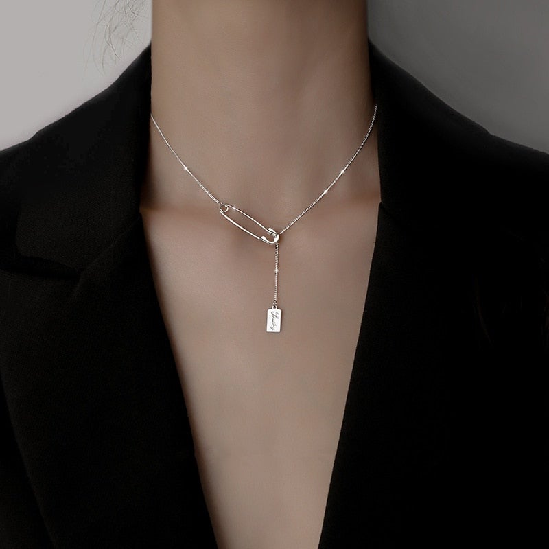 Pin Clavicle Necklace