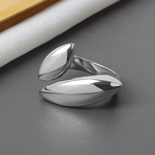 Smooth Drop Personality Ring